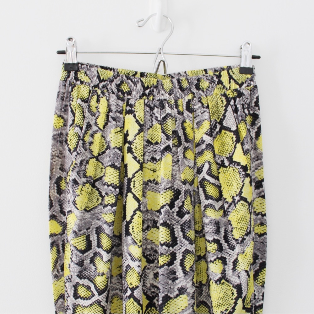 Wayf Python Printed Pleated Pants Nwot - image 6